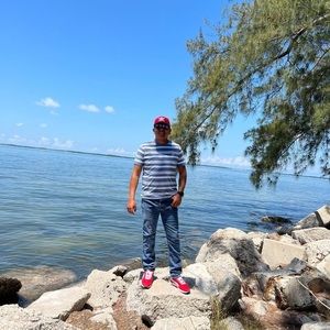 Meet your Posher, Carlos